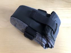 Prodám podsedlovou brašnu Specialized Seat Pack Medium – šedá, vynikající stav