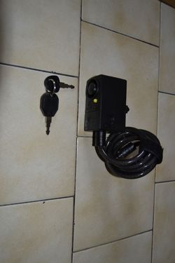 Kabelový zámek s alarmem Security Plus AL07, (Ø x d) 10 mm x 1200 mm, černá