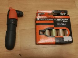 Prodám nepoužívanou SKS Airchamp Pro se 6 ks bombiček