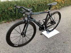 Bianchi Specialissima Dura Ace Di2 2x11+ kola Lightweight velikost 53