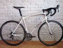 CELO-KARBON TREK MADONE 5.2 na Shimano Ultegra, 58 cm. Super stav. PC 86.000 Kč