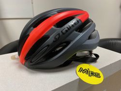 Helma GIRO Foray MIPS - nová