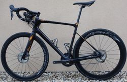 Prodám silniční kolo GIANT DEFY ADVANCED 1 2017