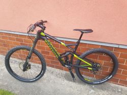 Cannondale Jekyll Carbon Team model 2015, velikost M, najeto pouze 600km