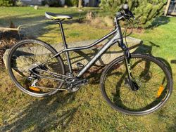 Dámské trekingové kolo Cannondale Althea2