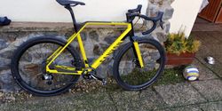 Canyon Inflite CF SLX 9.0