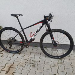Superior Team 29 issue, váha ca. 9,2 kg