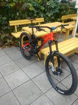Commencal META AM V4 Race