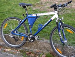 Author Solution SX s Alu rámem o velikosti 19"