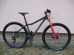 Nové nejeté 29" kolo na rámu Force Galateia 19", vzduchová vidlice Suntour Raidon, osazení Deore 10s