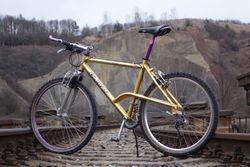Olpran Mike, rok 1994, velmi pěkný stav, zlatá týmová verze