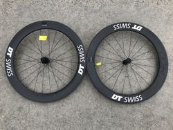 ZAPLETENÁ KARBONOVÁ PLÁŠŤOVÁ KOLA DT SWISS PRC1400 - NOVÉ