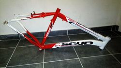 Prodám nový rám Scud 26" Vel:19"