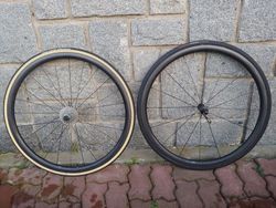 Prodám rok použitá kola Roval CLX 32 galusková, hmotnost 1 155g