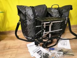 Nosič Tour Rack Thule Packn Pedal+brašny Thule Packn Pedal Shield Black L+nosič boční Thule v záruce