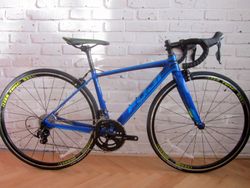 NOVÉ, SE ZÁRUKOU. Fuji SL 3.3 2018 na Shimano 105, 46 cm. NOVÉ. PC 54.000 Kč