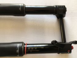 Rock Shox RS-1 Solo Air 29" vidlice 100mm černá