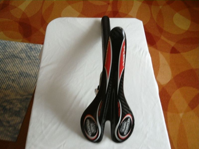 Sedlo San Marco Apside carbon + sedlovka Ritchey carrbon wcs.