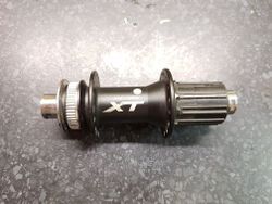PRODÁM: zadní náboj Shimano FH-M788 142x12, 32 drátů, CL