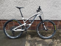 YT CAPRA Carbon