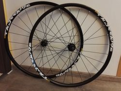 Zapletená kola Mavic CrossRide FTS-X