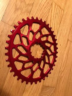 Oválný převodník AbsoluteBlack RacingRed Alu 7075 CNC 38z, direct mount SRAM Force, Rival, Eagle