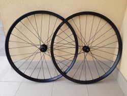 29" Javax / Bontrager, pevné osy 15/100 a 12/142mm