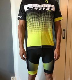 Cyklodres SCOTT