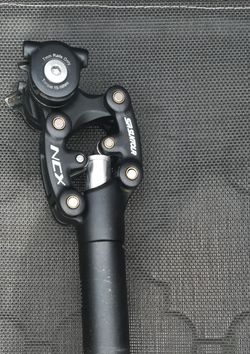 Sedlovka SR Suntour SP12-NCX