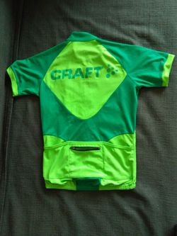 Dres s veselou zelenou barvou