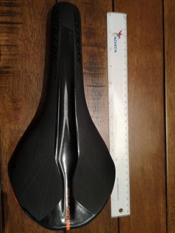 Karbonove sedlo syncros