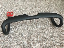 Krásná karbonová aero řídítka - šířka 40/42/44 cm