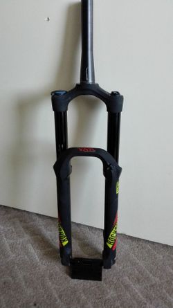 Rock Shox Yari, zdvih 160 mm, boost osa 15×110
