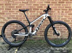 2018 Trek Slash 9.7 17.5 Stredne pokrocilý Spec 29er
