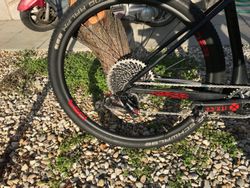 karbonová zapletená kola, náboje DT SWISS 350SP, ráfky IDEA XC TRG