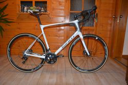Silniční kolo GIANT karbon