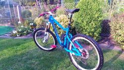celoodpružený bike Giant Reign 1