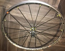 zadní kolo Mavic R-SYS