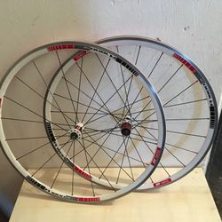 DT Swiss R1800