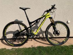Rocky Mountain 2015 THUNDERBOLT 799 MSL velikost MEDIUM + pedály XTR