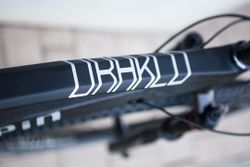 Scapin Oraklo - vel.:L, XT 2x11, Reba, Kola PMP Nitro (1500g) - jediný kus za tuto cenu