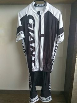 Nový komplet Giant