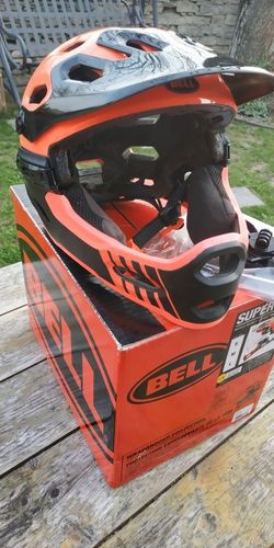 Prodám helmu Bell Super 2R