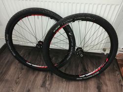 Prodám zapletená kola 29' s plášti