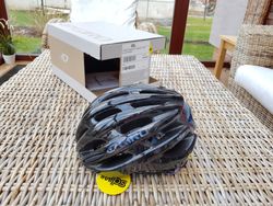 Dámská cyklistická helma Giro Gina MIPS - vel S