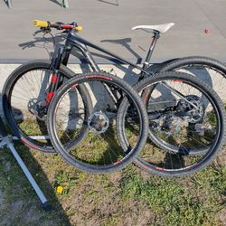 Specialized Stumpjumper Expert Carbon 29 velikost S