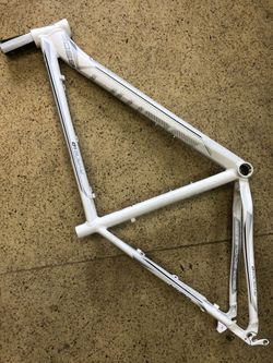 Prodam alu ram Dema 27,5” ve velikosti 20”