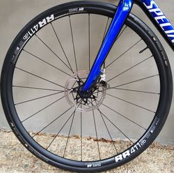 Zapletená kola DT Swiss disc