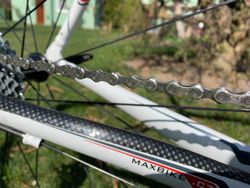 Prodám superopečovávanou silničku Maxbike s karbonovou vidlicí
