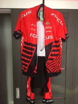 Prodám set dres s kratasemi